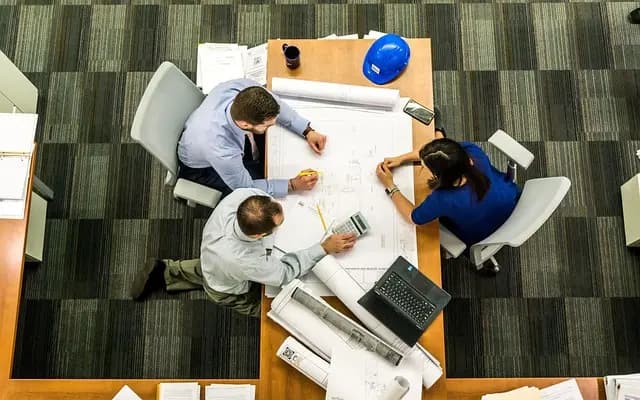 Les compétences à acquérir pour réussir dans le futur du travail